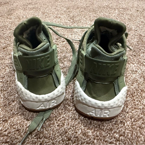 Nike Kids Green Sneakers - Picture 3 of 4